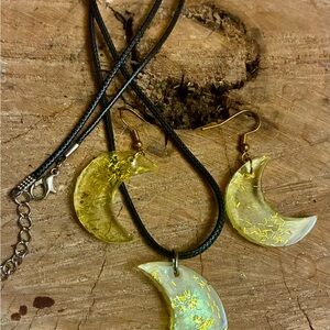 Elegant Gold Crescent Moon Jewelry Set